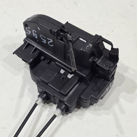 Замок двери передний правый Infiniti QX56 1 поколение (JA60), 2004 - 2010