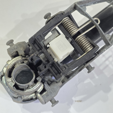 Ручка двери Volkswagen Golf 5 поколение (MK5), 2003 - 2008 передний правый