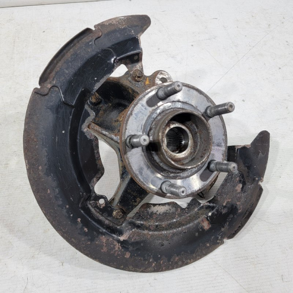 Поворотный кулак передний правый Volvo S40 2 поколение (MS), 2004 - 2012