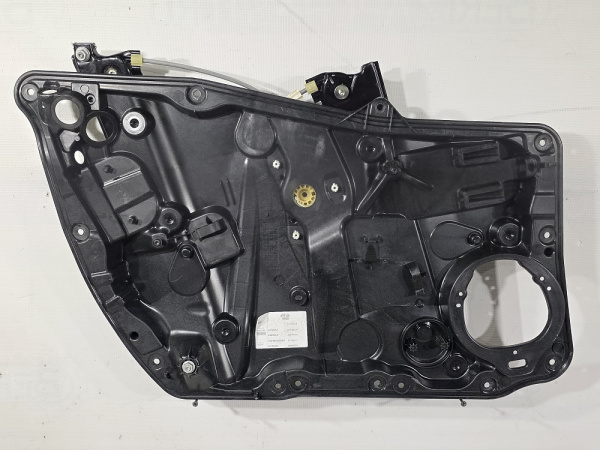 Стеклоподъемник передний левый Mercedes-Benz CLA-Class 1 поколение (W117), 2013 - 2019