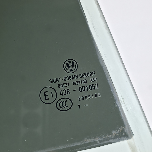 Форточка задний правый Volkswagen Golf 5 поколение (MK5), 2003 - 2008