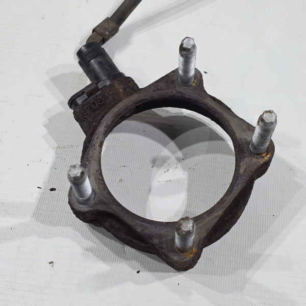 Кронштейн Toyota Alphard 1 поколение (H10), 2002 - 2008