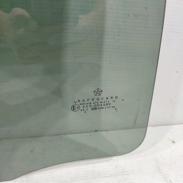 Стекло двери задний правый Chrysler PT Cruiser 