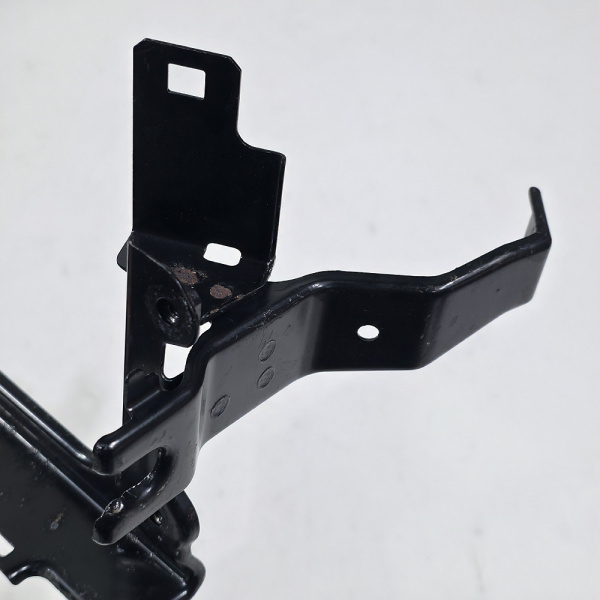 Кронштейн блока управления двигателем Honda Civic 8 поколение (FD, FK, FN), 2005 - 2012