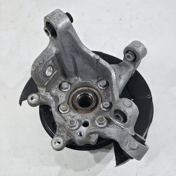 Поворотный кулак задний правый Infiniti M37 4 поколение (Y51), 2010 - 2014