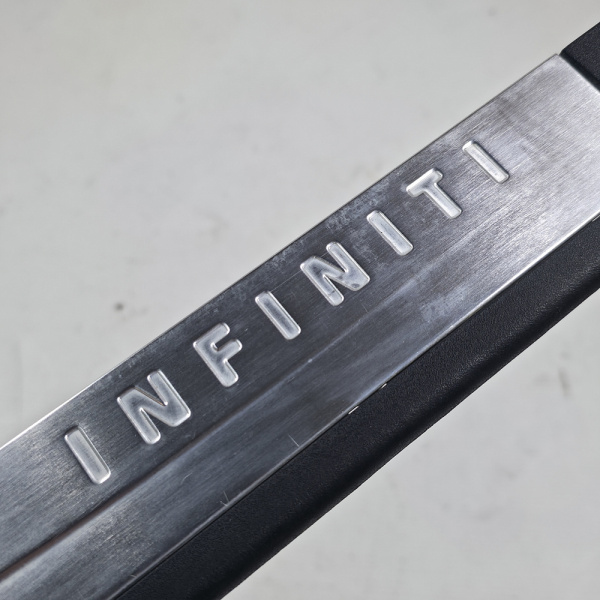 Накладка порога передний левый Infiniti M37 4 поколение (Y51), 2010 - 2014