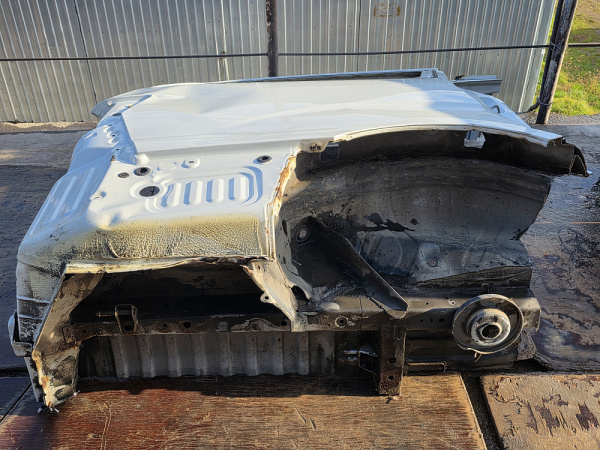 Четверть Toyota Alphard 1 поколение (H10), 2002 - 2008