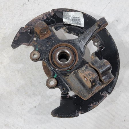 Поворотный кулак передний левый Volvo S40 2 поколение (MS), 2004 - 2012
